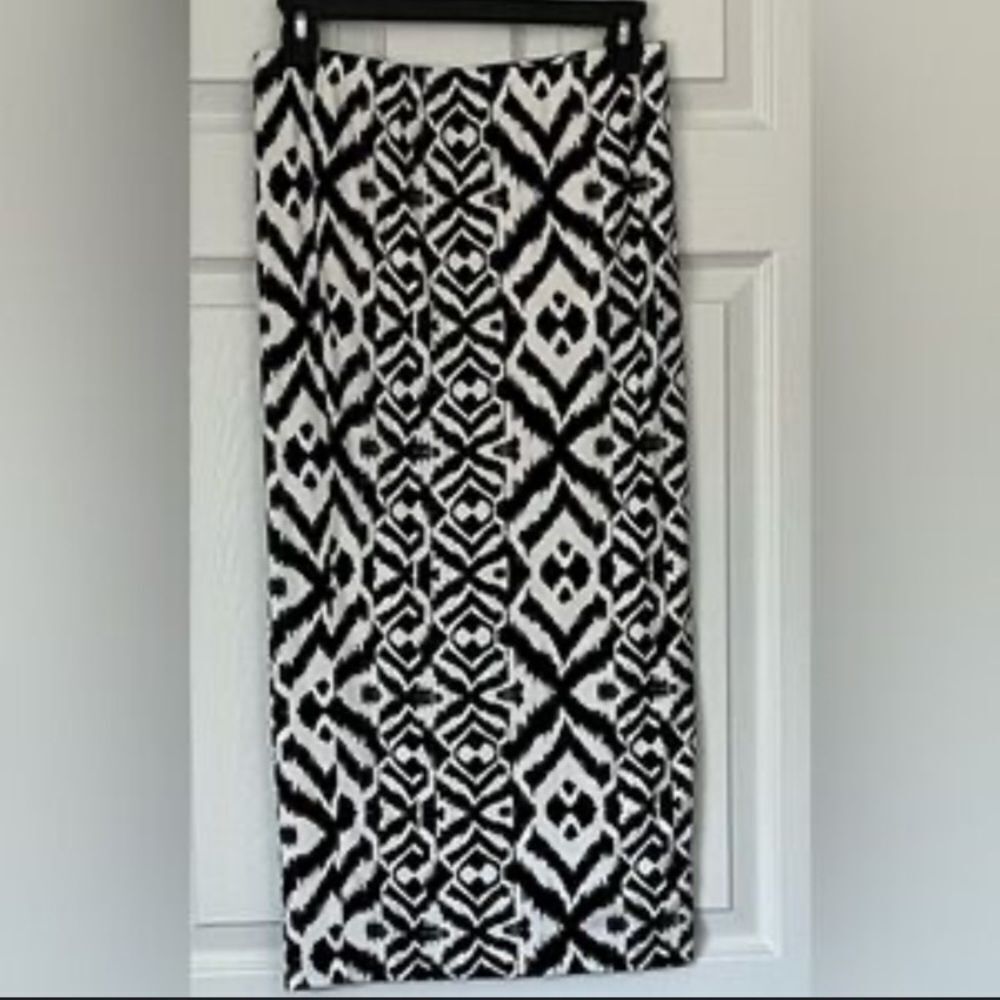 Jeans By Buffalo Women’s Black and White Geometric Pattern Skirt Size S